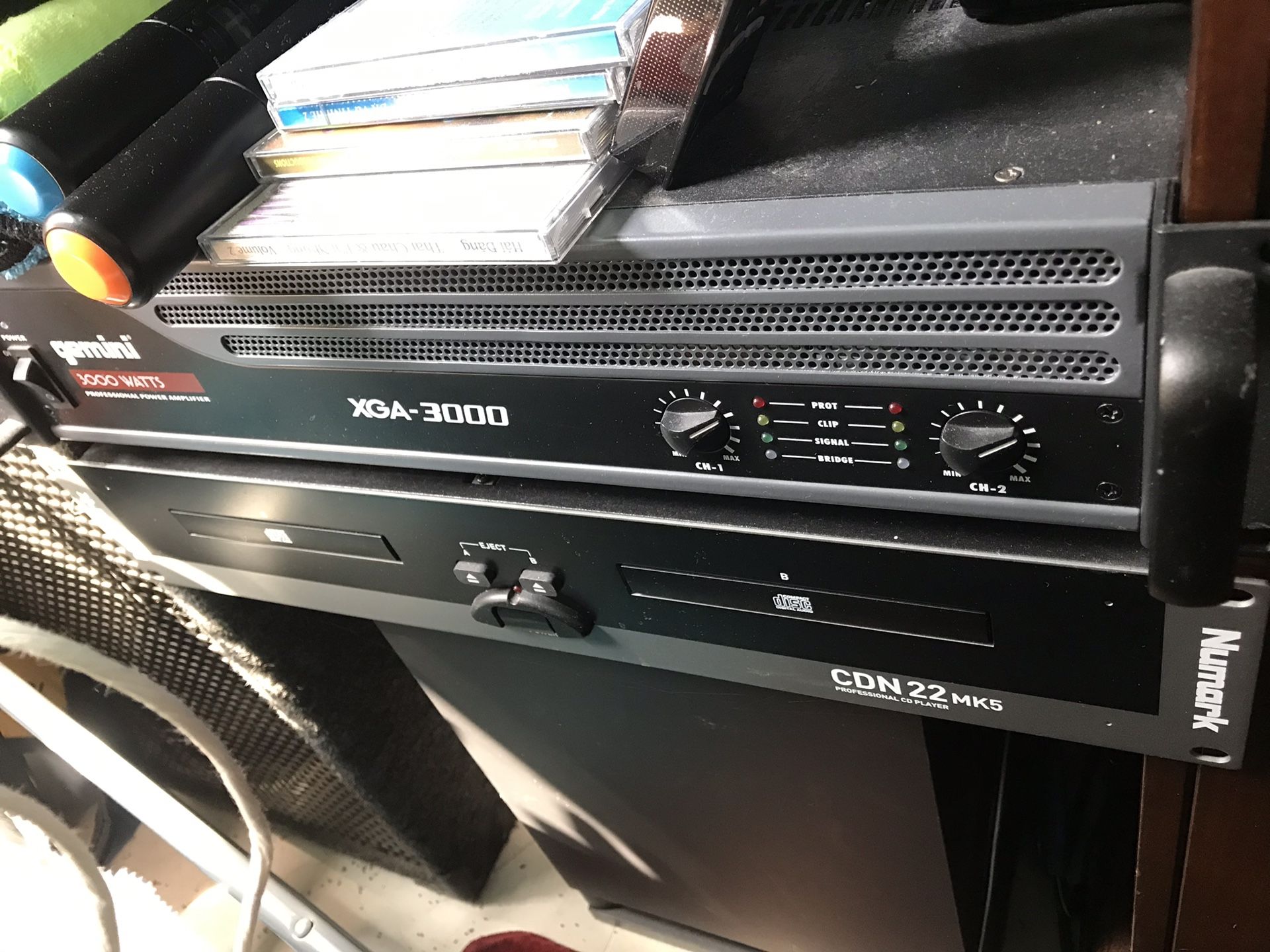 Cd - Dj equipment and loudspeaker 📢 A pair of 15” 3000 W amplifier