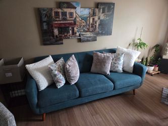 Bobs Bettie Sofa