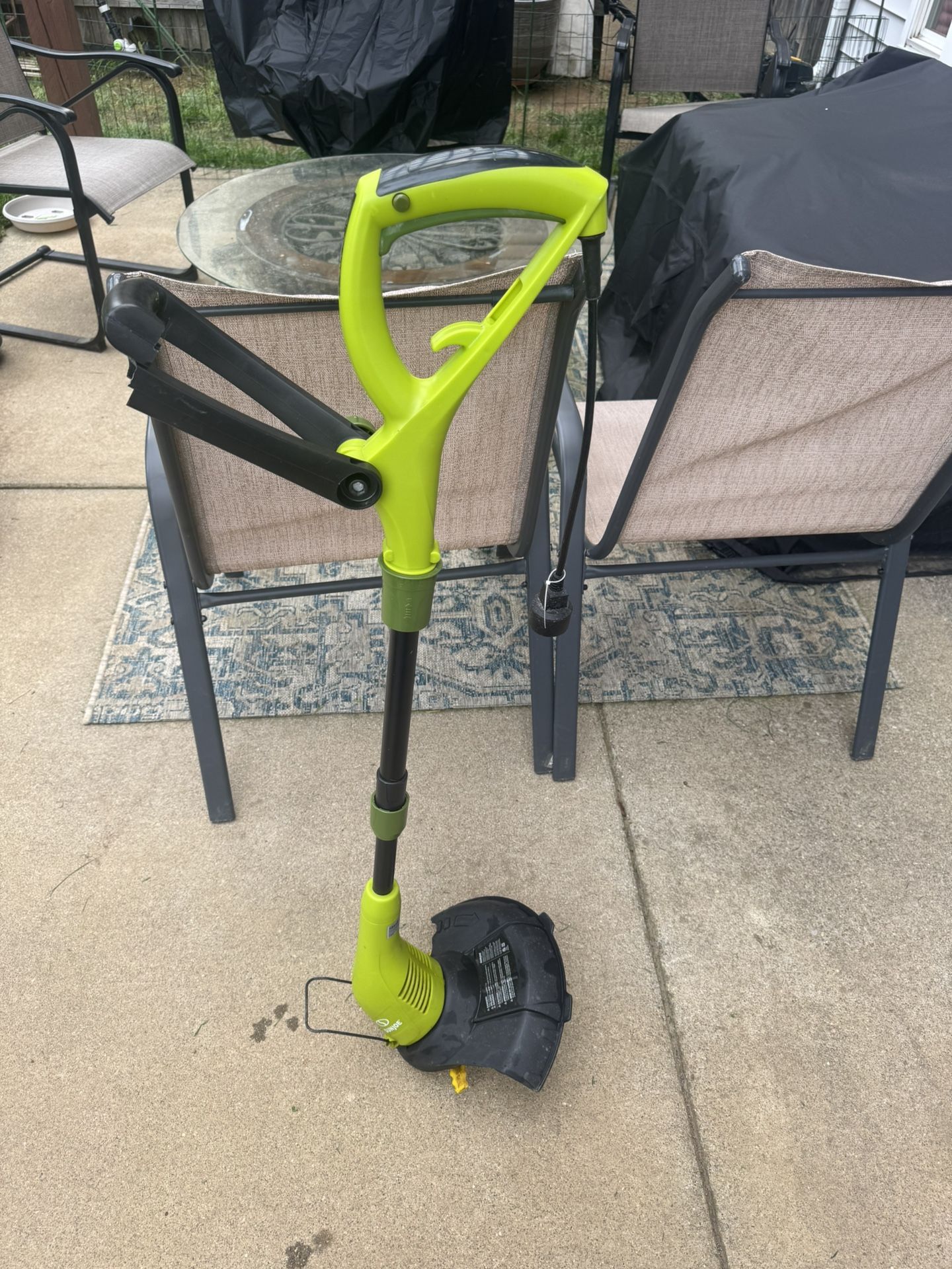 Sun Joe SB602E 11.5-Inch 4.5 Amp Electric SharperBlade 2-in-1 Stringless Lawn Trimmer and Edger Green