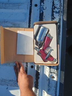 Central Pneumatic 4 oz Mini Detail Spray Gun (Item 92126) - New in Box