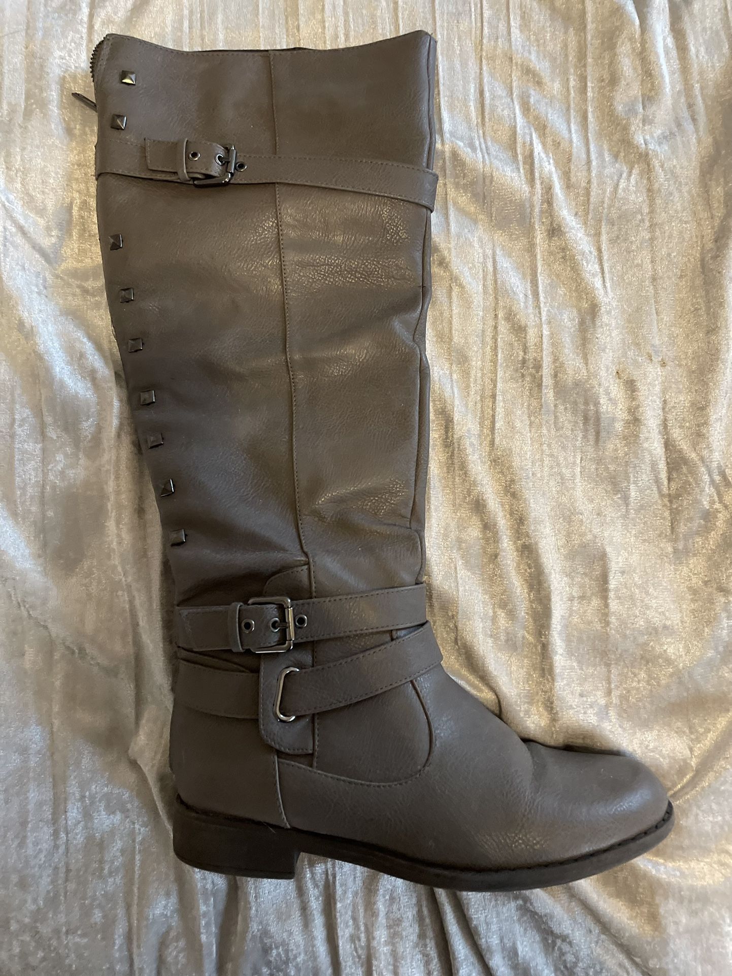 Grey Boots  Size 6.5