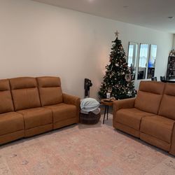 Reclining sofa and love seat set!