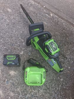 Greenworks 60Volt 16in Chain Saw Excellent 2.5&4.0 bats & charger Pick up fremont sea. No Low ball offers. No trades