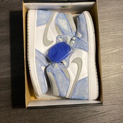 Air Jordan 1 Retro High OG ‘Hyper Royal’