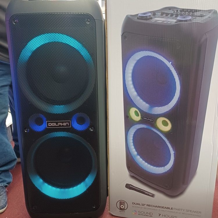 Double 12" Woofers Loud Bluetooth Kareoke Party Speakers.  Free Wireless 🎤 