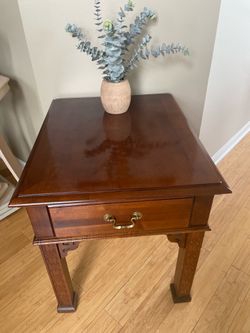 Wood Broyhill end table