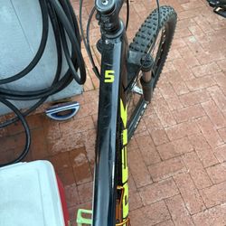 Trek Marlin 5 Mountain Bike