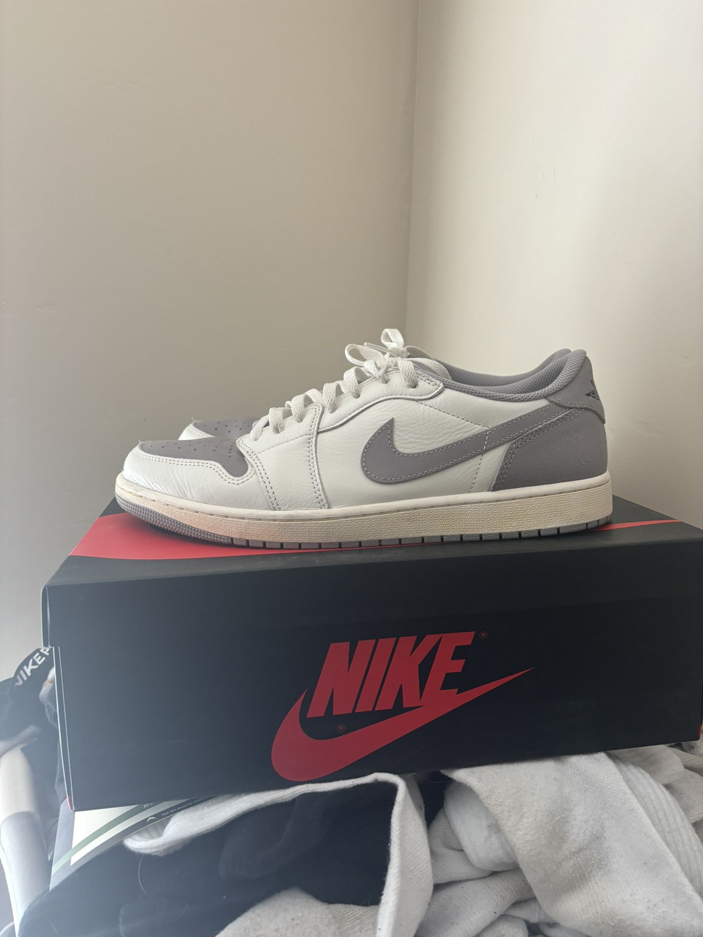 Jordan 1 low size 13