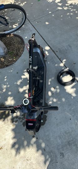 Electric scooter (With charger, spare tire, U-lock); Foldable and with upgraded electric motor