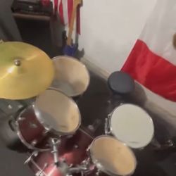 Ludwig 5 Piece Drum Set