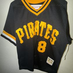 Slight damage pirates Jersey XL 