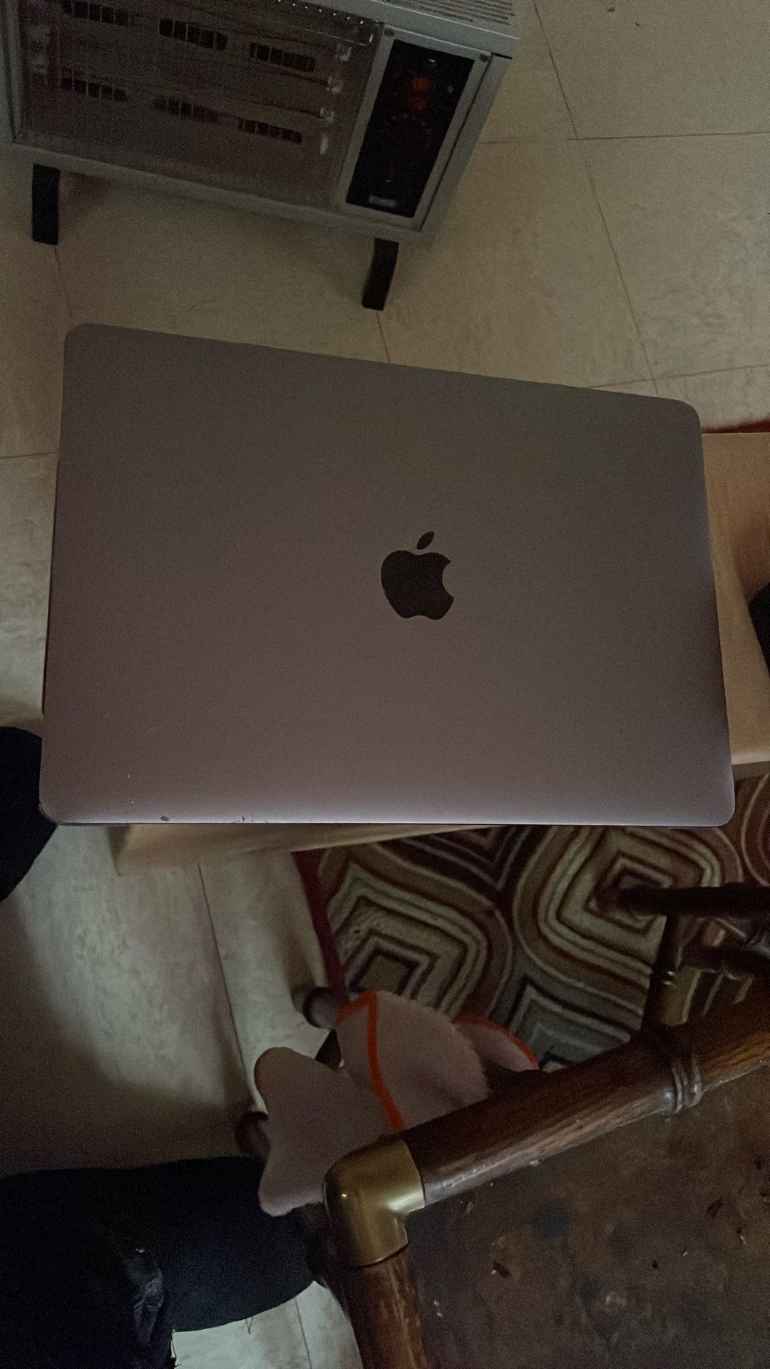Apple MacBook