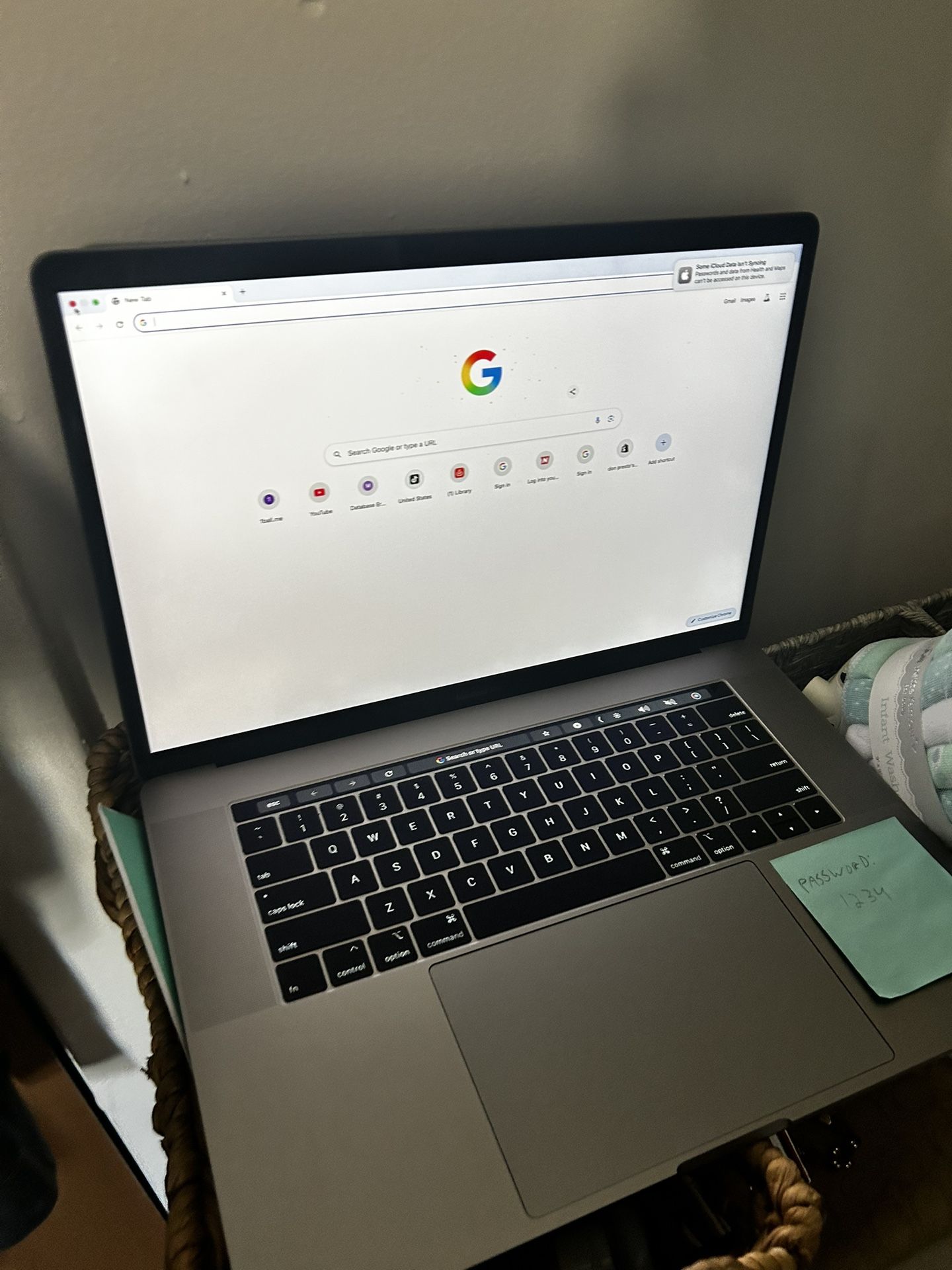 Macbook