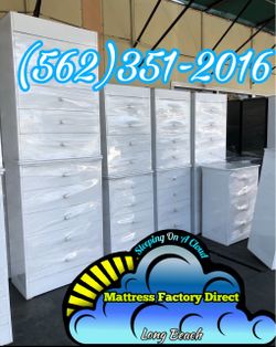 Five drawer white compressed cajonera Comoda nueva