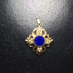 Vintage Avon Viennese Pendant 