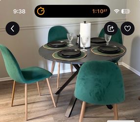 Table with 4 chairs