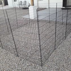 Pets Gate enclosure 15 Panels 40 H X36.3 Each Panel 