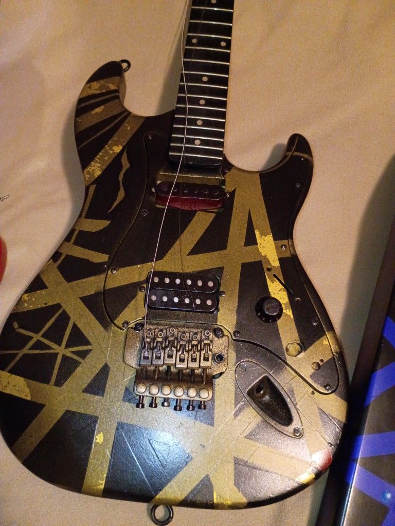 Gold Black Striped Eruption Type Partscaster