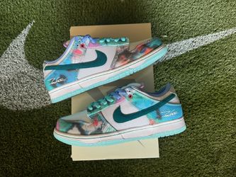 DS Nike SB Dunk Low Futura Size 8