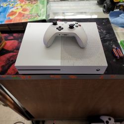 Xbox One S One Controller And Cables 