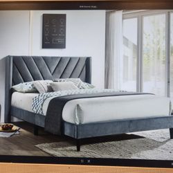 FULL SIZE PLATFORM BED NO BOXSPRING REQUIRED 
