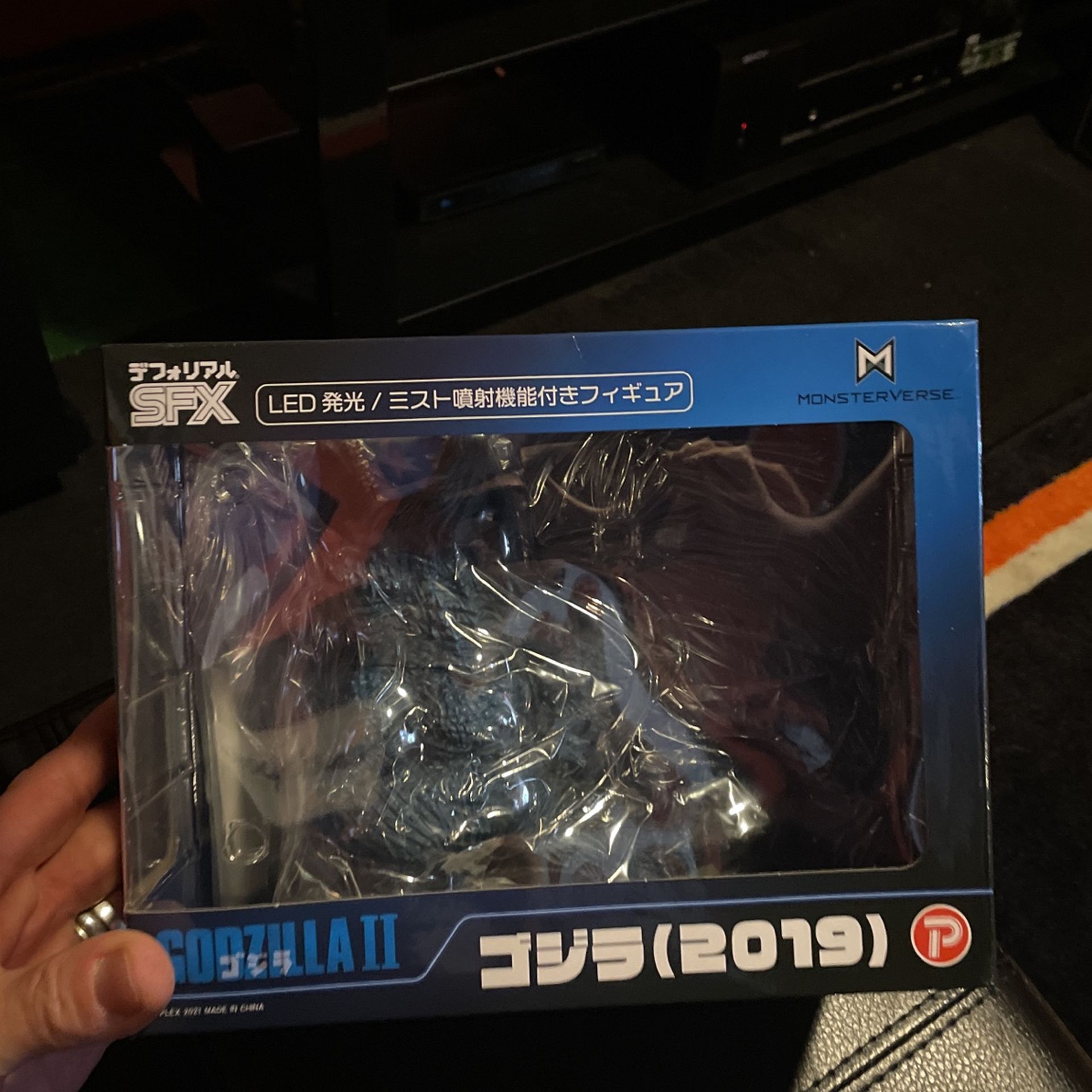 ゴジラ (2019) LEDミストフィギュア ゴジラ (2019) LEDミストフィギュア - メルカリ