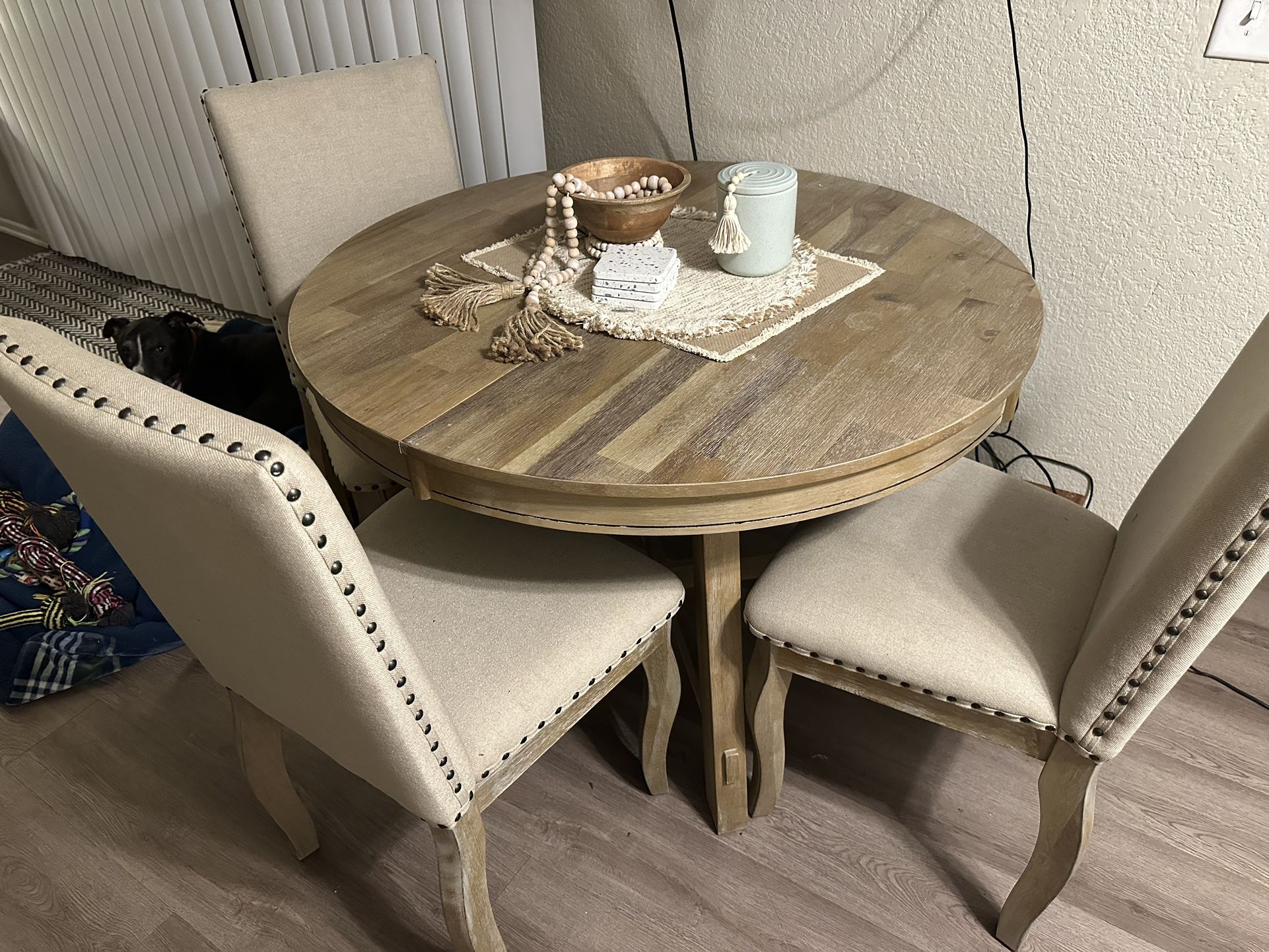 Kitchen  Round Table with Chairs 