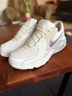 Nike Air Max Excee— Size 11