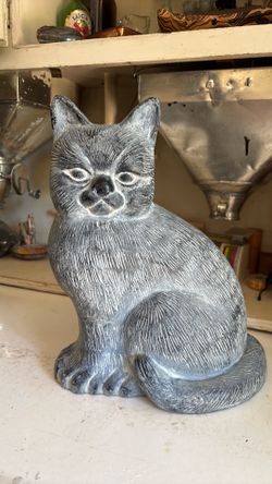 Heavy Faux Stone Cat Statue – Indoor/Outdoor Garden Decor