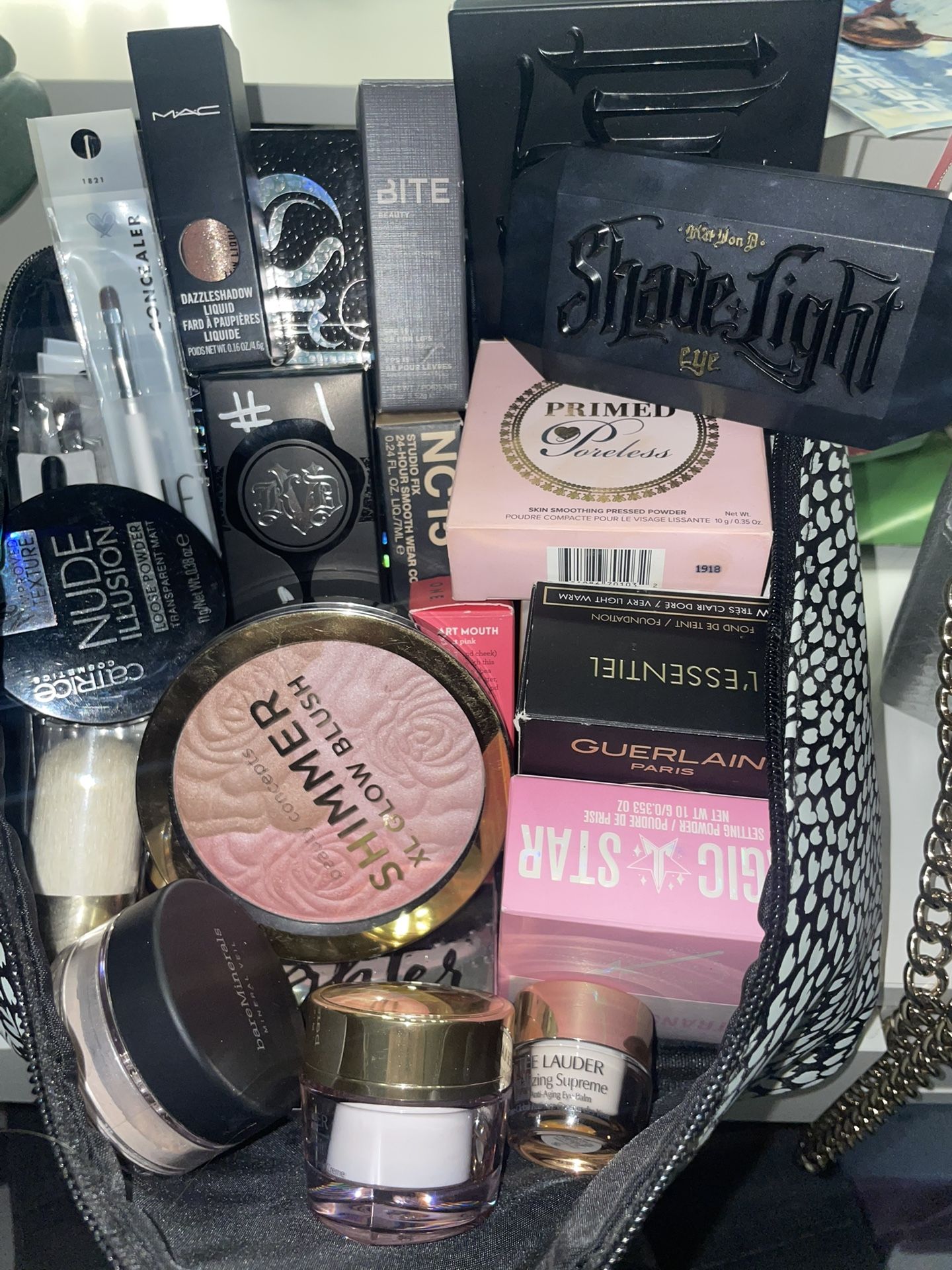 MAKEUP BAG FILLED TO THE TOP