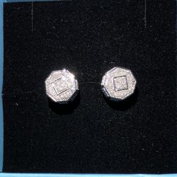 1/10 CTW DIAMOND 925 STERLING SILVER EARRING