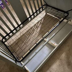 Crib/ Toddler Bed Graco Brand 