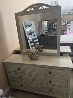 DRESSER 349