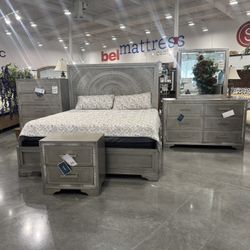 6 PIECE KING OR QUEEN BEDROOM SET