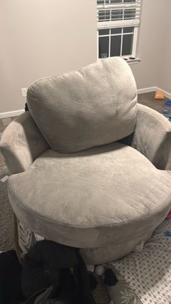 Oversized chair non smoker or pet