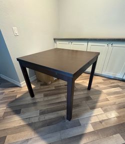 Adjustable Dining Room Table