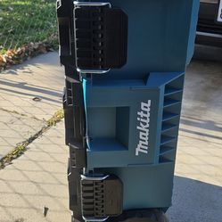 Makita rolling tool box
