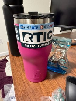 Rtic tumblr 30 oz . Color pink