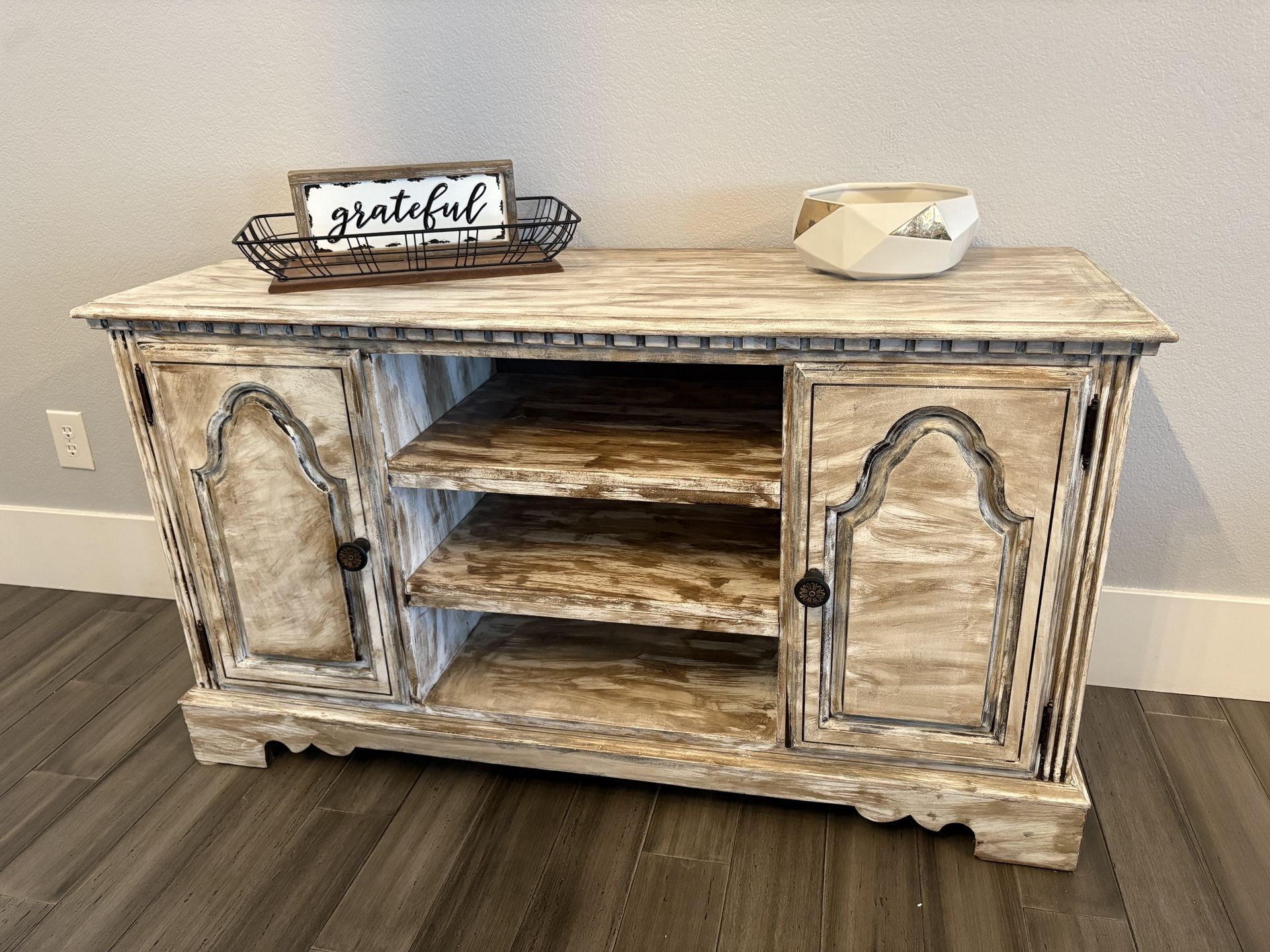 Accent Table
