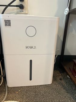KNKA Dehumidifier White