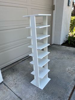 Book shelf (or shoe rack)