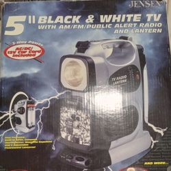 New In Box Black And White Tv And AM FM Public Alert Radio And Lantern 