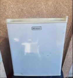 Mini fridge