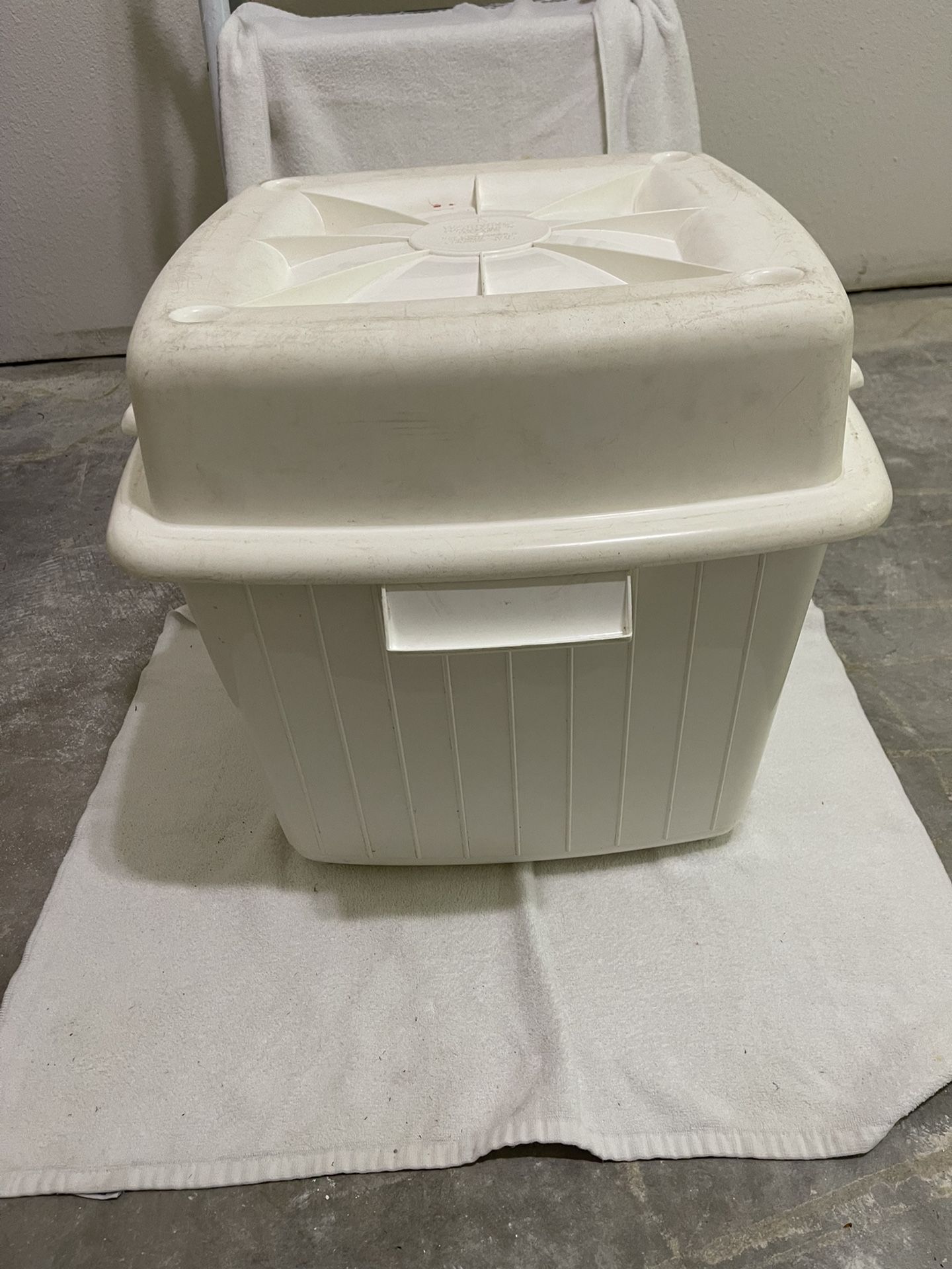 Storage Container (with Lid)