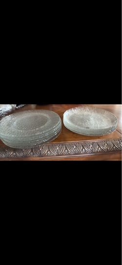 Clear Glass Plates with Embossed Pattern