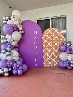balloon arches, balloon gift arrangements & themed gift boxes 📌