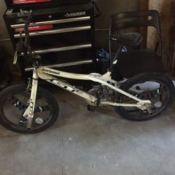 GT RACING BMX BIKE