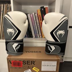 Venum Contender 2.0 Boxing Gloves – 16 oz