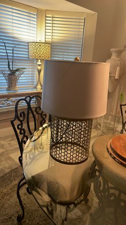 Gold barrel lamp