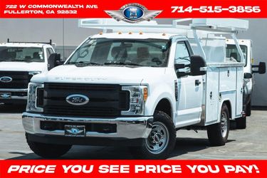 2017 Ford F-350 Chassis